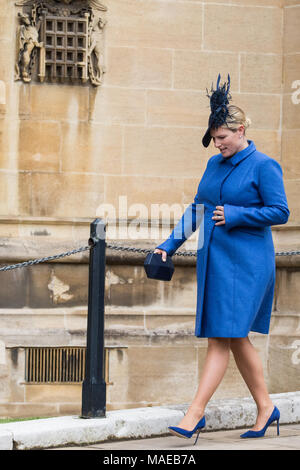 Windsor, Großbritannien. Der 1. April 2018. Zara Tindall kommt der Ostersonntag Service in der St. George's Chapel in Windsor Castle zu besuchen. Credit: Mark Kerrison/Alamy leben Nachrichten Stockfoto