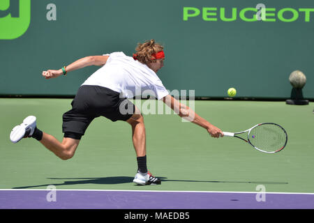 Miami, FL, USA. 1 Apr, 2018. Miami, FL - 1. APRIL: Alexander Zverev (GER) in Aktion im Finale der 2018 Miami offen gehalten Im Tennis Center am Crandon Park am 1. April 2018. Credit: Andrew Patron/Zuma Kabel Credit: Andrew Patron/ZUMA Draht/Alamy leben Nachrichten Stockfoto