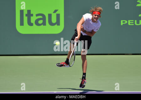 Miami, FL, USA. 1 Apr, 2018. Miami, FL - 1. APRIL: Alexander Zverev (GER) in Aktion im Finale der 2018 Miami offen gehalten Im Tennis Center am Crandon Park am 1. April 2018. Credit: Andrew Patron/Zuma Kabel Credit: Andrew Patron/ZUMA Draht/Alamy leben Nachrichten Stockfoto