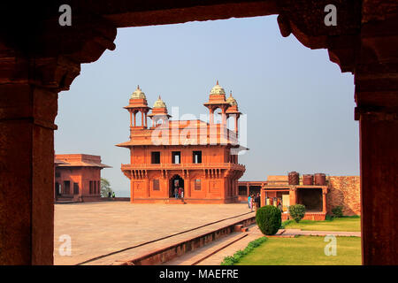 Diwan-I-Khas (Halle des privaten Publikum) von khana gesehen Diwan-I-Khas in Fatehpur Sikri, Uttar Pradesh, Indien. Fatehpur Sikri ist einer der besten preser Stockfoto