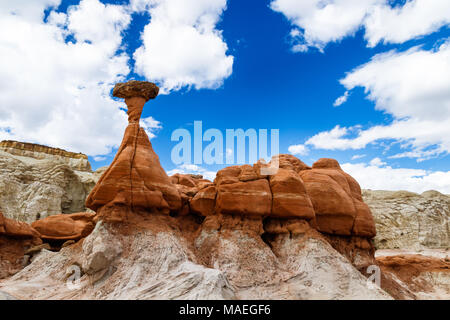 Einzigartige Fliegenpilz hoodoo Ausbildung in den Paria rimrocks, Grand Staircase-Escalante National Monument im südlichen Utah. Stockfoto