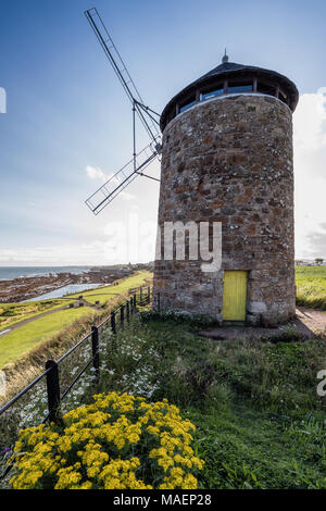 St Monans Windmühle auf der Landspitze in der Nähe von Scottish Küstenort St Monans im East Neuk von Fife, Schottland, Großbritannien Stockfoto