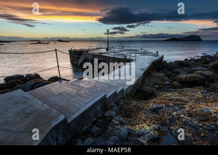 Die alte Kette Pier North Berwick, East Lothian, Schottland, bei Sonnenuntergang im August getroffen Stockfoto