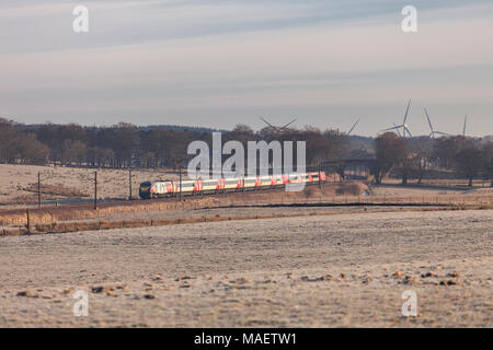 Die tägliche Glasgow London Kings Cross Virgin Trains Ostküste zug Auchengray (zwischen Carstairs und Edinburgh) Stockfoto