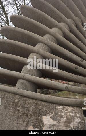 Detail der Quantensprung Skulptur, der das Leben und die Werke von Charles Darwin, in Shrewsbury, Shropshire, England Stockfoto