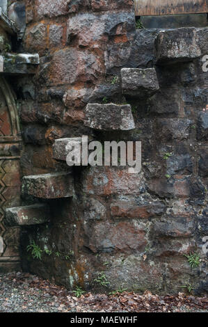 Die außergewöhnliche Architektur des Hl. Conan's Kirk in den Highlands von Schottland - eine Mischung aus architektonischen Stilen auf Loch Awe, Argyll und Bute Stockfoto