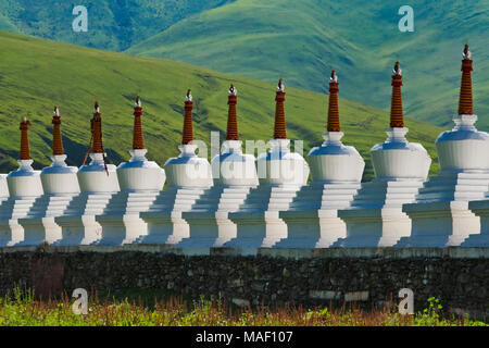 Chörten von huiyuan Tempel, Bamei, tibetischen autonomen Präfektur Garze, westliches Sichuan, China Stockfoto