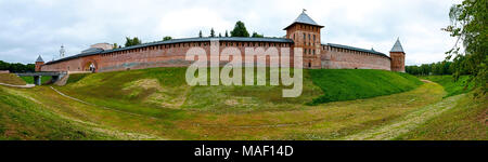 Panorama der Festung Novgorodsky Kreml in der Stadt große Novgorod, Russland. Stockfoto