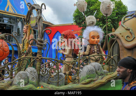 Die Parade der Europa-Park ist der größte Freizeitpark in Deutschland. ist Rost zwischen Freiburg und Straßburg, Frankreich. Stockfoto