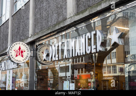 Pret a Manger Shop an der Tottenham Court Road, London, UK Stockfoto