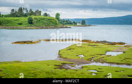 Panoramischer Anblick auf der Insel Mull mit Aros Schloss im Hintergrund, Schottland. Stockfoto