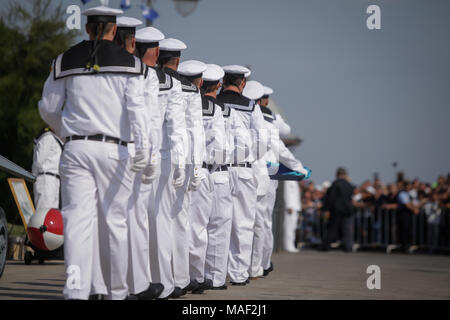 Die Rumänische militärische Segler nehmen Sie Teil an den Zeremonien während der Rumänischen Marine Tag Stockfoto