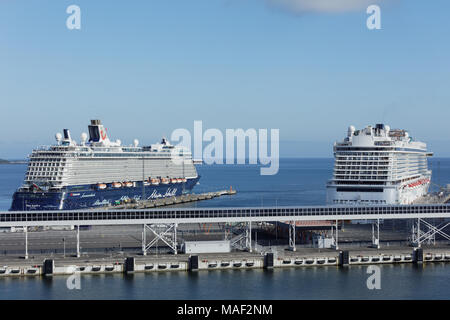 Kreuzfahrtschiffe im Hafen von Tallinn, Estland Stockfoto