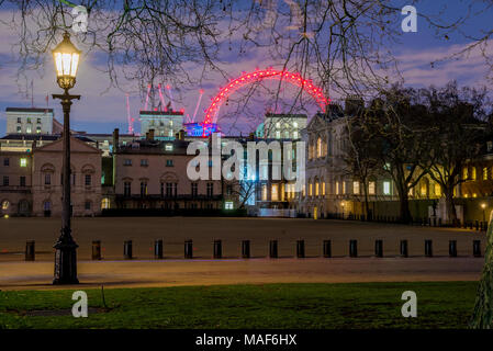 Westminster Architektur mit der Natur in der Nacht in London, Großbritannien Stockfoto