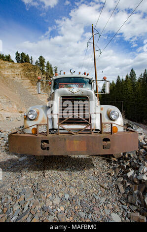 Das vordere Ende des 1960 Internationale VF-195 heavy duty Wrecker, in einem alten Steinbruch, östlich von Clark Gabel, Idaho. Eine alte internationale V-Line Serie Stockfoto