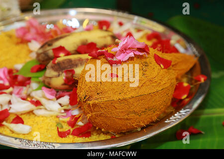 South Indian Gebet Elemente auf einer Hochzeit Tag, Stockfoto