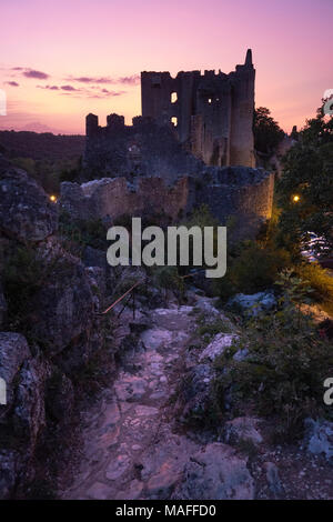 Angles-sur-l'Anglin ist eine französische Gemeinde im Département Vienne in der Nouvelle-Aquitaine Region im Westen Frankreichs. Stockfoto