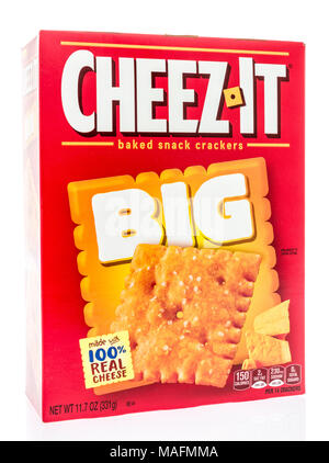 Winneconne, WI - 30. März 2018: eine Box von Cheez in big size Cracker auf einem isolierten Hintergrund. Stockfoto