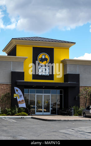 Die Außenseite des Buffalo Wild Wings Gebäude in Irvine, Kalifornien Stockfoto