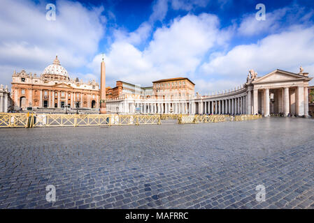 Rom, Italien. Saint Peter Basilika, Vatikan, wichtigsten religiösen katholischen Kirche, des Heiligen Stuhls und Papst Residenz. Stockfoto