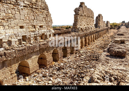 Die Ruinen der antiken Stadt Aspendos in Antalya in der Türkei. Stockfoto