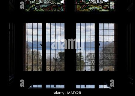 Fleck Glasfenstern im Salon des Mount Stuart House Stockfoto