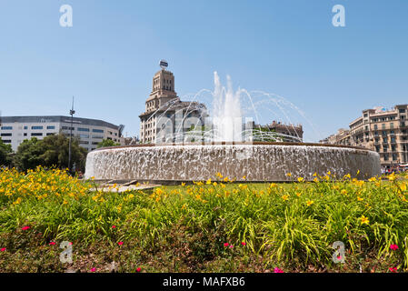 Plaça de Catalunya einen großen Platz im Zentrum von Barcelona, Spanien Stockfoto