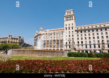 Plaça de Catalunya einen großen Platz im Zentrum von Barcelona, Spanien Stockfoto