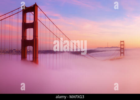 Die Golden Gate Bridge ist eine Popuar touristische Destination in San Francisco Kalifornien. Stockfoto