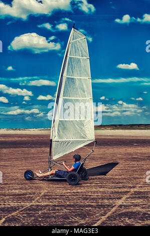 Kite racer am Strand Stockfoto