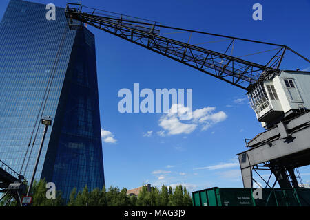 Europäische Zentralbank, Weseler Werft mit der aufgeführten Hafenkrans, Frankfurt, Deutschland, Stockfoto