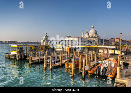 San Marco Vallaresso Wasser Bus Station in Venedig Stockfoto