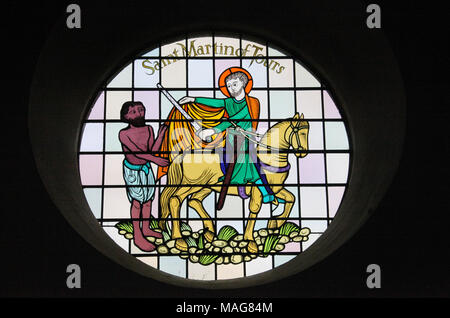 Der heilige Martin von Tours Fenster im Stoney Middleton Kirche Stockfoto