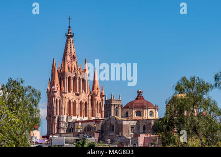 La Parroquia de San Miguel Arcángel, ursprünglich, im 17. Jahrhundert erbaut von einheimischen Maurer Zeferino Gutierrez. Stockfoto