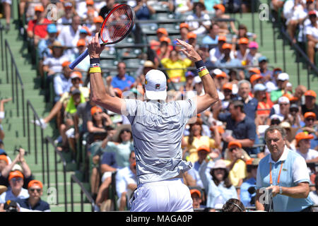 Miami, FL, USA. 1 Apr, 2018. Miami, FL - 1. April: in Aktion Hier spielt im Jahr 2018 in Miami geöffnet an der Tennis Center am Crandon Park statt. Credit: Andrew Patron/Zuma Kabel Credit: Andrew Patron/ZUMA Draht/Alamy leben Nachrichten Stockfoto