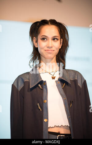 Shanghai, Shanghai, China. 30 Mär, 2018. Shanghai, China, 30. März 2018: Japanische Modell Mizuhara Kiko in Shanghai Fashion Week. Credit: SIPA Asien/ZUMA Draht/Alamy leben Nachrichten Stockfoto