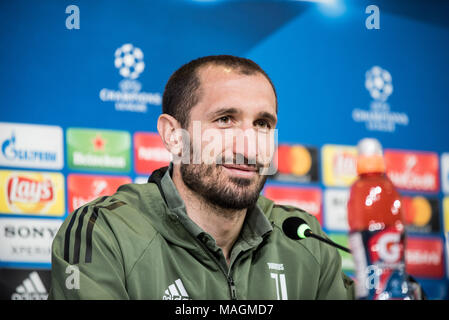 Turin, Italien, 2. April 2018. Giorgio Chiellini während der FC Juventus Pressekonferenz vor den UFC mathc gegen echte Mardird. Allianz Stadion, Turin, Italien, 2. April 2018 Credit: Alberto Gandolfo/Alamy leben Nachrichten Stockfoto