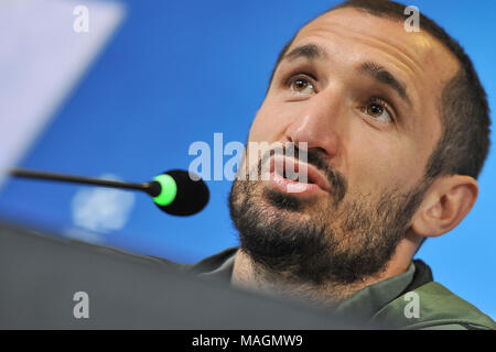 Turin, Italien, 2. April 2018. Giorgio Chiellini (Juventus FC) während der Pressekonferenz vor dem UEFA Champions League zwischen Juventus Turin und Real Madrid CF bei der Allianz Stadion am 3. April 2018 in Turin, Italien. Quelle: FABIO UDINE/Alamy leben Nachrichten Stockfoto