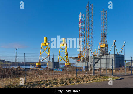 Die Rowan Gorilla VII Bohranlage günstig an der südlichen Einfahrt in den Hafen von Dundee, Schottland in Angus Stockfoto