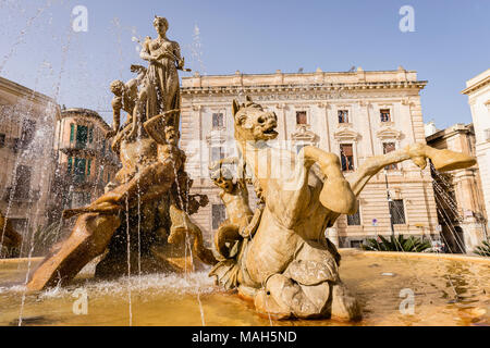 Brunnen von Diana, Ortigia, Siracusa, Sizilien. Stockfoto