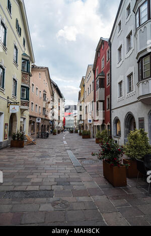 Schwaz, Österreich - August 8, 2017: Blick auf die malerische Altstadt von Schwaz in Tirol in der Nähe von Innsbruck. Stockfoto