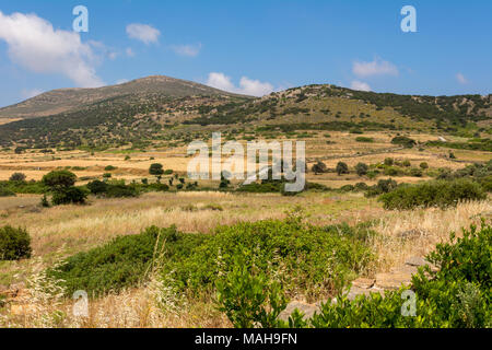 Schöne ländliche Ansicht im Dorf von sangri auf der Insel Naxos in der Nähe der Tempel der Demeter. Kykladen. Griechenland Stockfoto