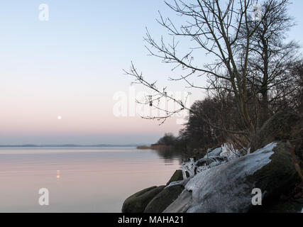 Panorama, Steg, und ruhige Szene auf dem See im Norden, Deutschland Stockfoto