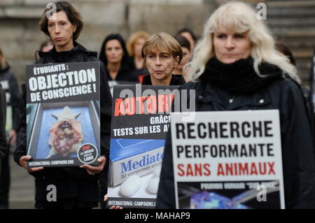 Tiere, die Verteidiger der Menschenrechte Protest die Vivisektion in pharmazeutischen Labors, Lyon, Frankreich Stockfoto