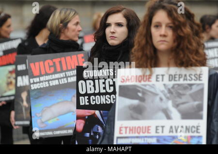 Tiere, die Verteidiger der Menschenrechte Protest die Vivisektion in pharmazeutischen Labors, Lyon, Frankreich Stockfoto