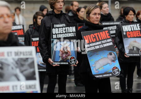 Tiere, die Verteidiger der Menschenrechte Protest die Vivisektion in pharmazeutischen Labors, Lyon, Frankreich Stockfoto