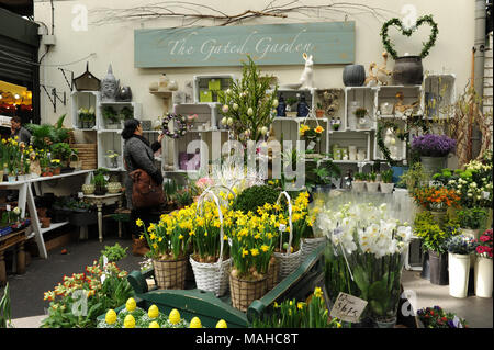 Der eingezäunten Garten Blumenladen Borough Market in London, England Stockfoto