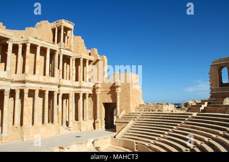 Teilweise rekonstruierte Theater in der antiken römischen Stadt Sabratha weat von Tripolis, Libyen Stockfoto