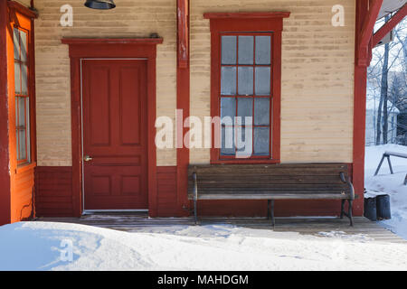 Ashland Railroad Station entlang der alten Boston und Maine Railroad in Ashland, New Hampshire USA während der Wintermonate. Stockfoto
