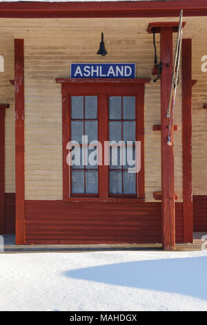 Ashland Railroad Station entlang der alten Boston und Maine Railroad in Ashland, New Hampshire USA während der Wintermonate. Stockfoto
